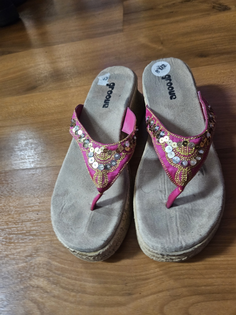 Groove Women's Pink Sequined Wedge Thong Sandals